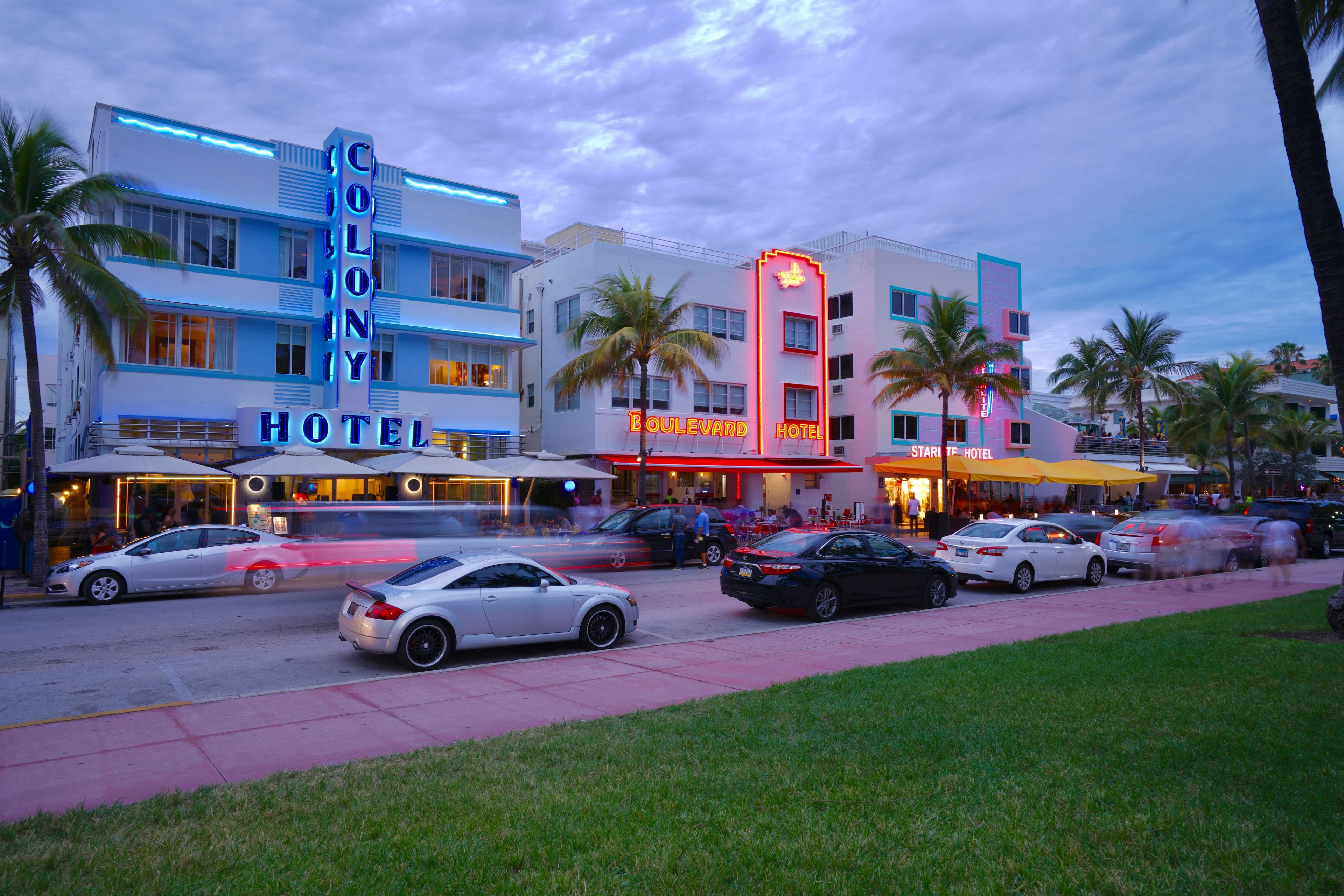 Valet Parking Scheduling Based on Arrival and Departure Patterns