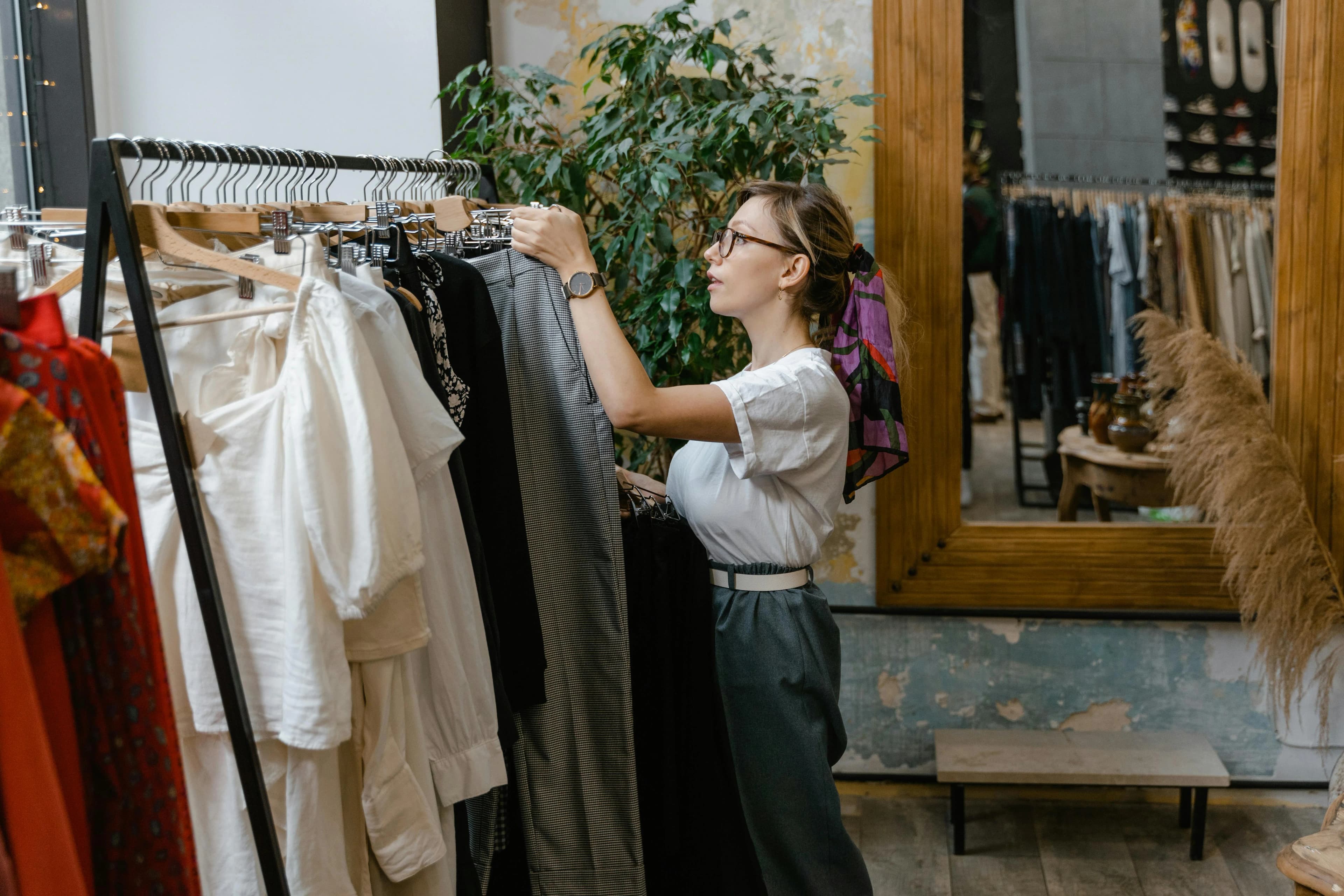 Seasonal pop up staffing for a 30 day holiday kiosk
